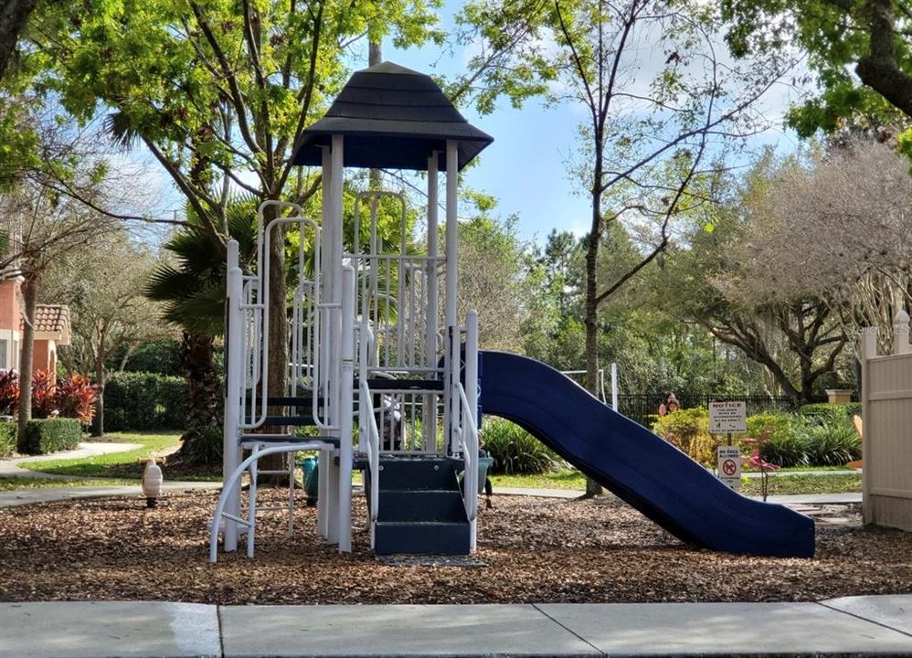 For Rent: $1,975 (2 beds, 2 baths, 1352 Square Feet)