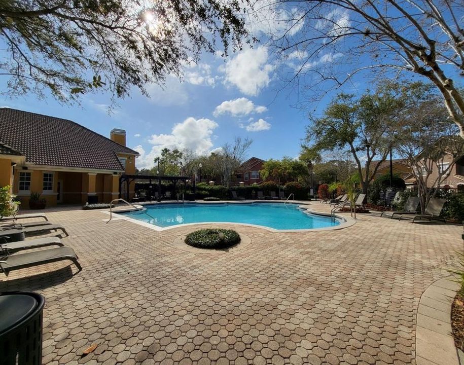 For Rent: $1,975 (2 beds, 2 baths, 1352 Square Feet)