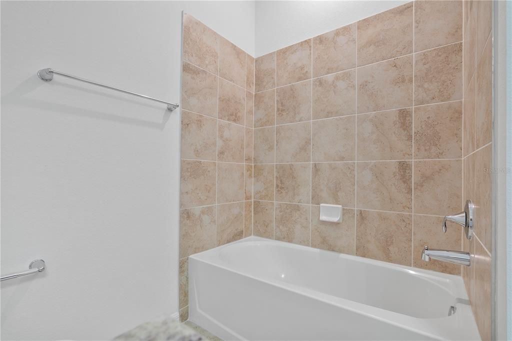 待售: $299,000 (3 贝兹, 2 浴室, 1407 平方英尺)