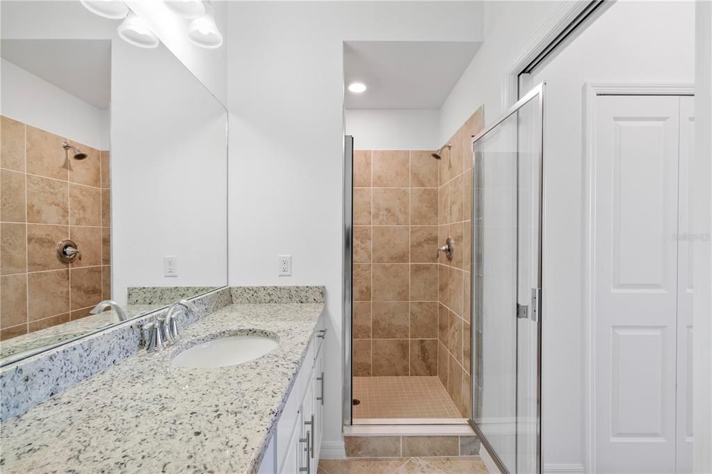 待售: $299,000 (3 贝兹, 2 浴室, 1407 平方英尺)