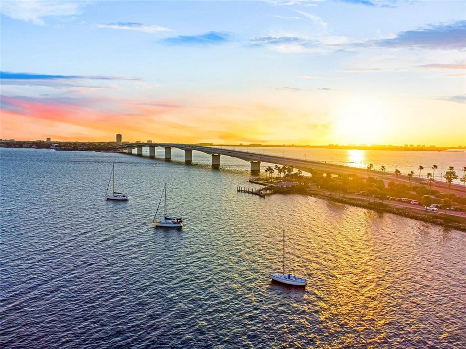 待售: $209,000 (2 贝兹, 2 浴室, 978 平方英尺)