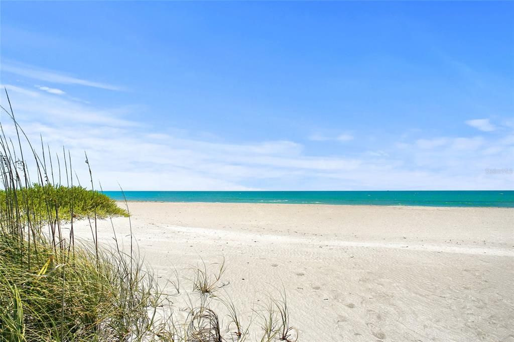 待售: $209,000 (2 贝兹, 2 浴室, 978 平方英尺)