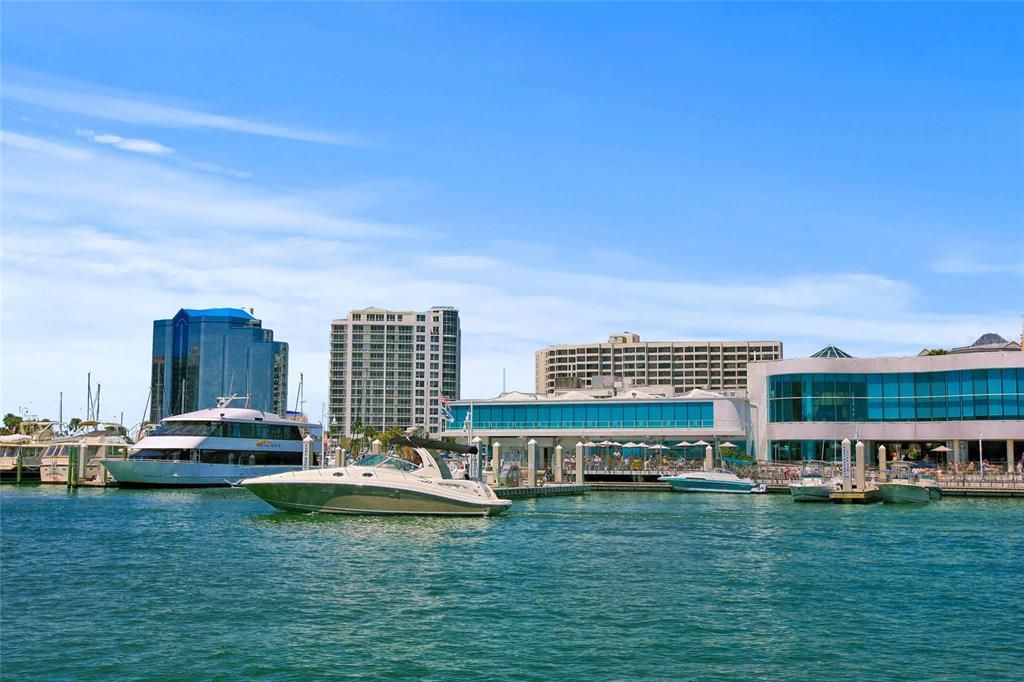 待售: $209,000 (2 贝兹, 2 浴室, 978 平方英尺)