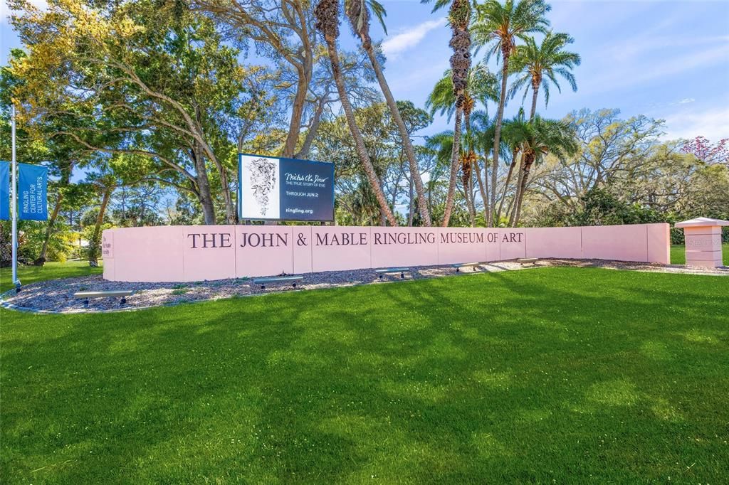 待售: $209,000 (2 贝兹, 2 浴室, 978 平方英尺)