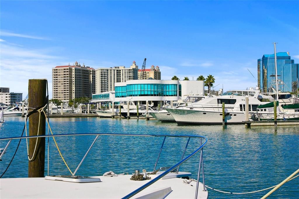 待售: $209,000 (2 贝兹, 2 浴室, 978 平方英尺)