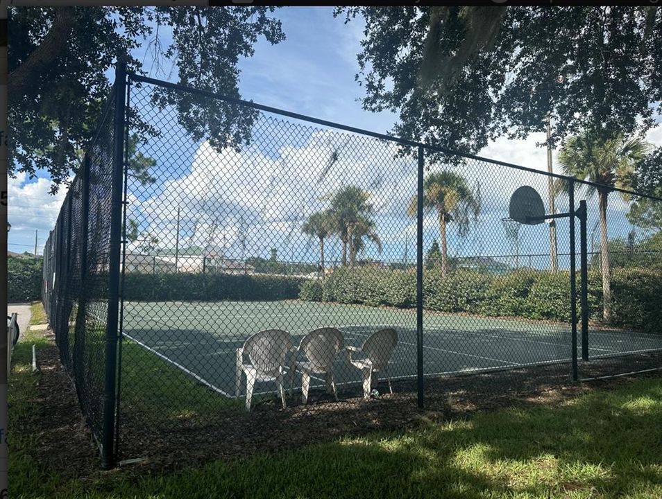 出租: $1,275 (2 贝兹, 2 浴室, 812 平方英尺)