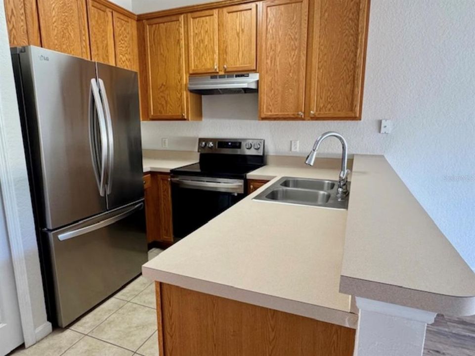 For Rent: $2,200 (4 beds, 3 baths, 1606 Square Feet)