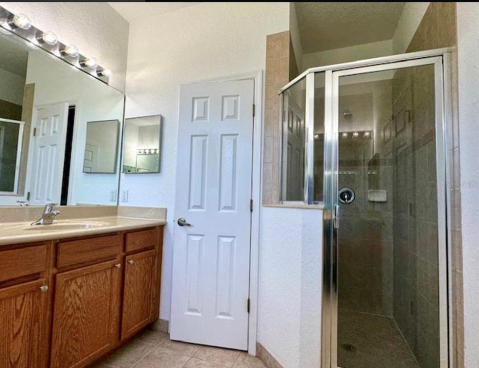 For Rent: $2,200 (4 beds, 3 baths, 1606 Square Feet)