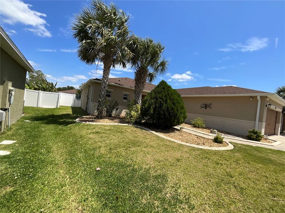 For Sale: $319,900 (3 beds, 2 baths, 1748 Square Feet)