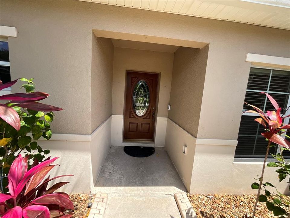 For Sale: $319,900 (3 beds, 2 baths, 1748 Square Feet)