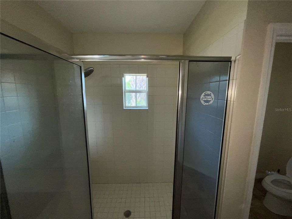 For Sale: $319,900 (3 beds, 2 baths, 1748 Square Feet)