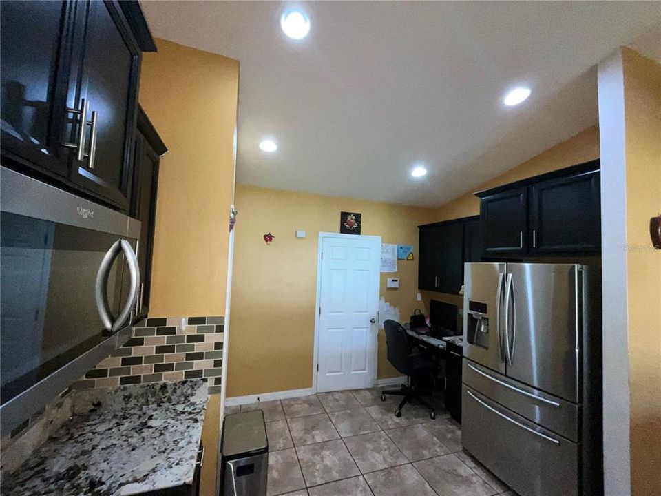 For Sale: $319,900 (3 beds, 2 baths, 1748 Square Feet)