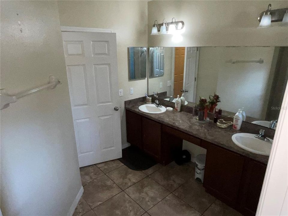 For Sale: $319,900 (3 beds, 2 baths, 1748 Square Feet)