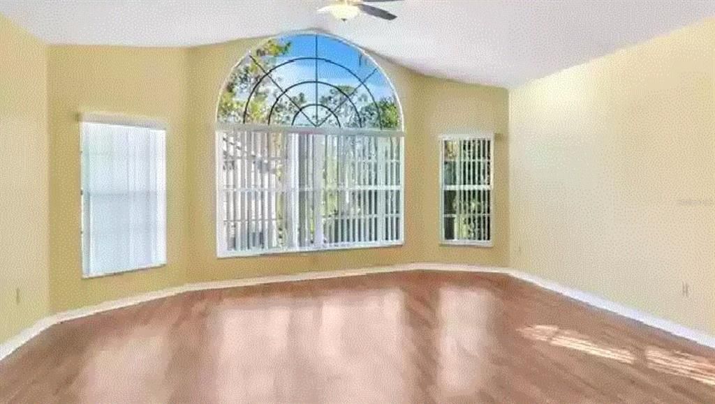 出租: $1,850 (3 贝兹, 2 浴室, 1350 平方英尺)