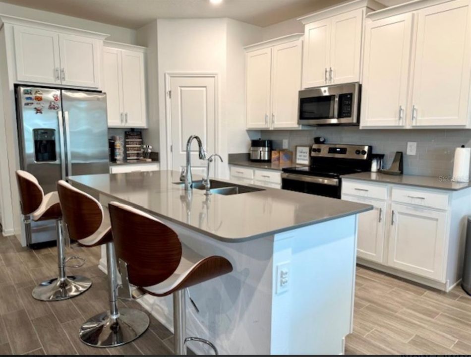 En Renta: $2,600 (4 camas, 2 baños, 3379 Pies cuadrados)