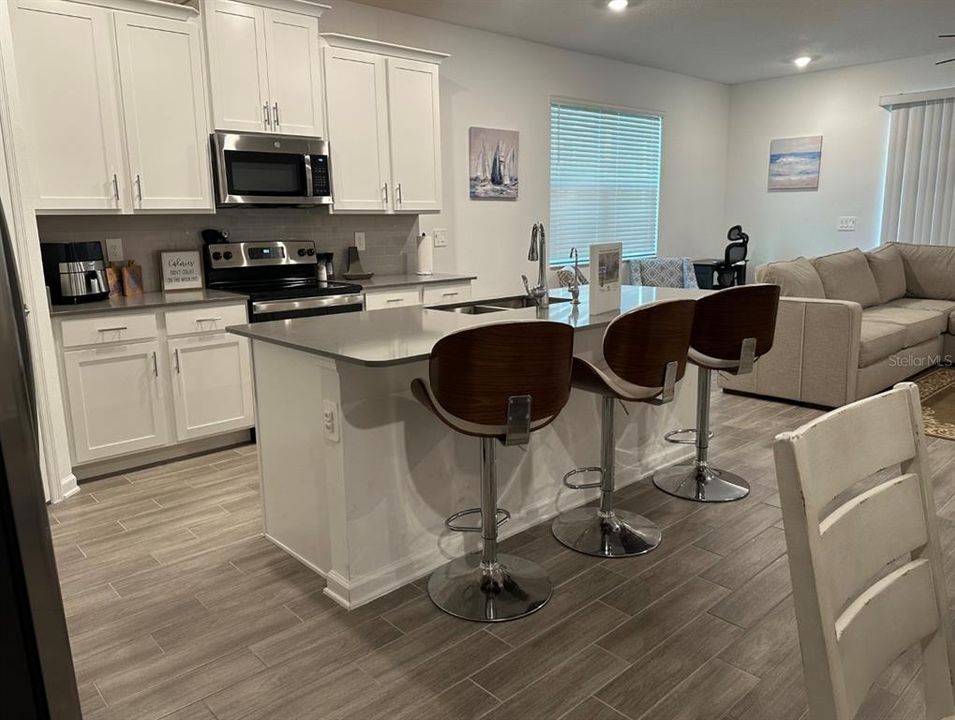 En Renta: $2,600 (4 camas, 2 baños, 3379 Pies cuadrados)