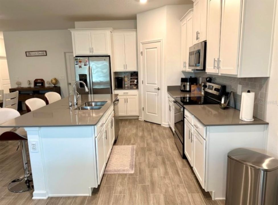 En Renta: $2,600 (4 camas, 2 baños, 3379 Pies cuadrados)