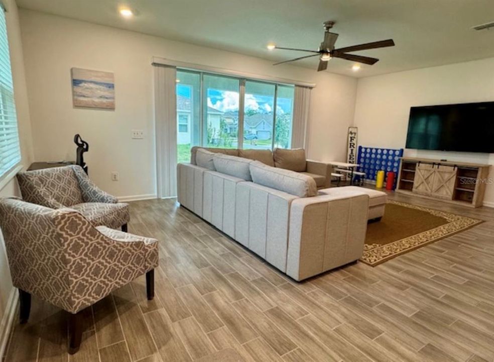 En Renta: $2,600 (4 camas, 2 baños, 3379 Pies cuadrados)