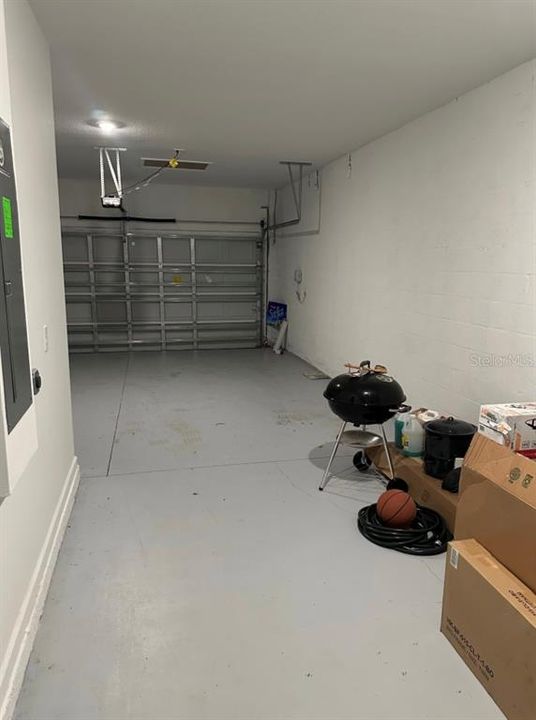 En Renta: $2,600 (4 camas, 2 baños, 3379 Pies cuadrados)