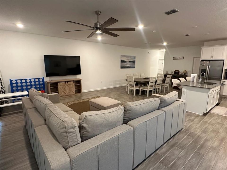 En Renta: $2,600 (4 camas, 2 baños, 3379 Pies cuadrados)