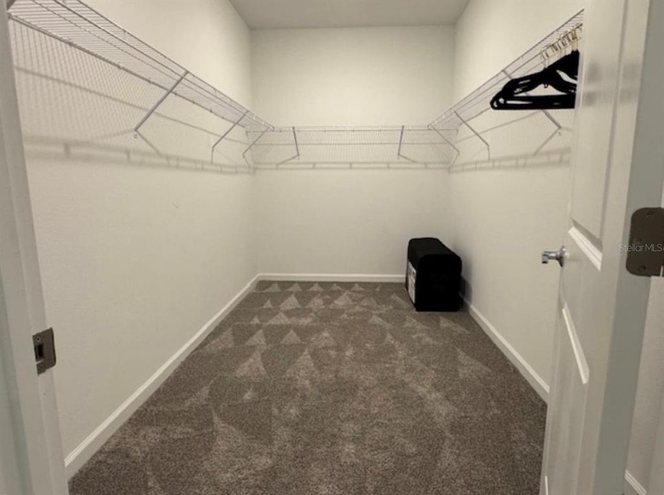 En Renta: $2,600 (4 camas, 2 baños, 3379 Pies cuadrados)