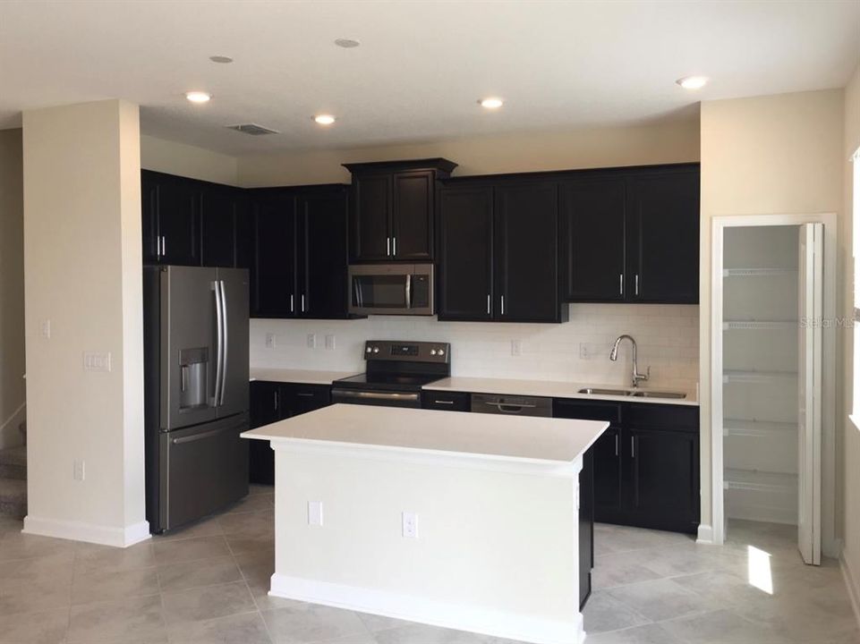 For Rent: $2,225 (3 beds, 2 baths, 1741 Square Feet)