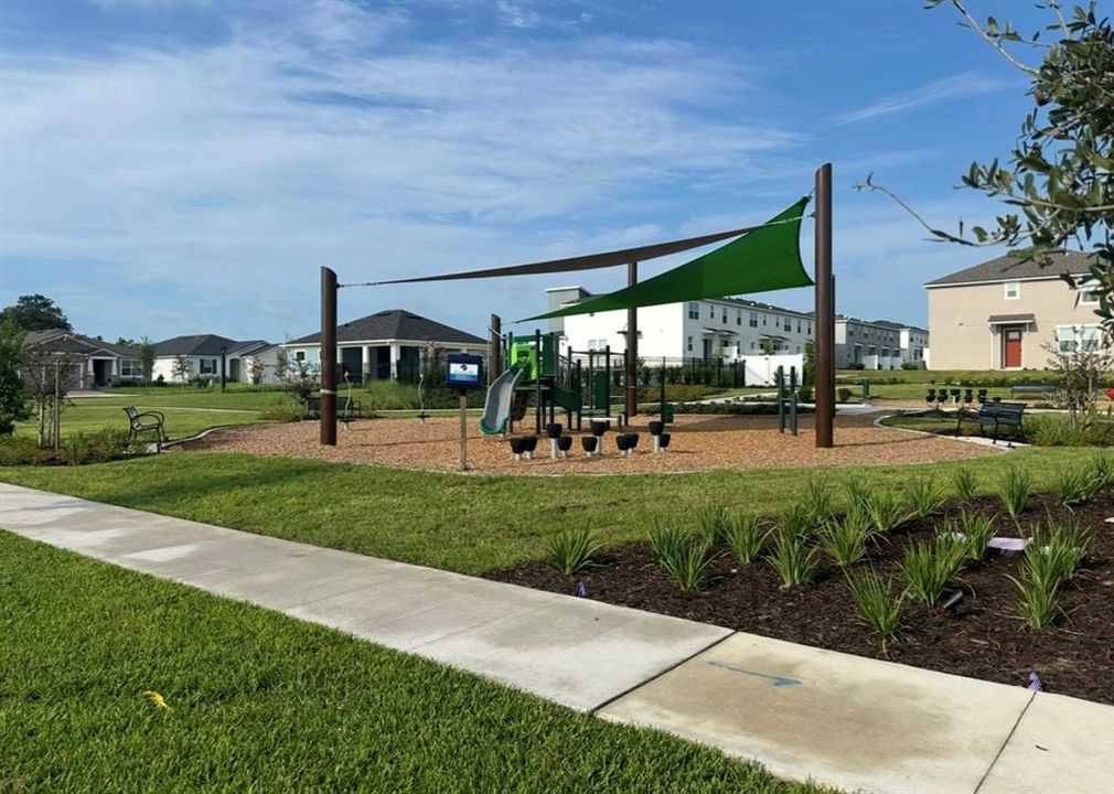 For Rent: $2,900 (5 beds, 3 baths, 2582 Square Feet)