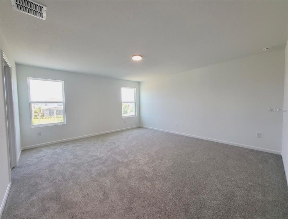 For Rent: $2,900 (5 beds, 3 baths, 2582 Square Feet)