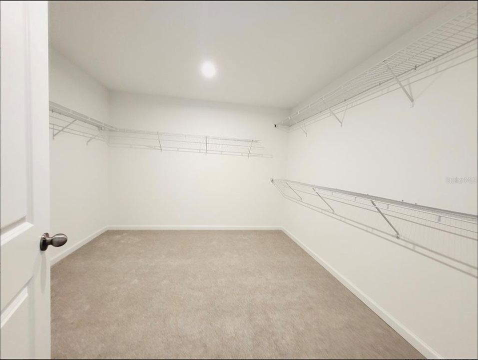 For Rent: $2,900 (5 beds, 3 baths, 2582 Square Feet)