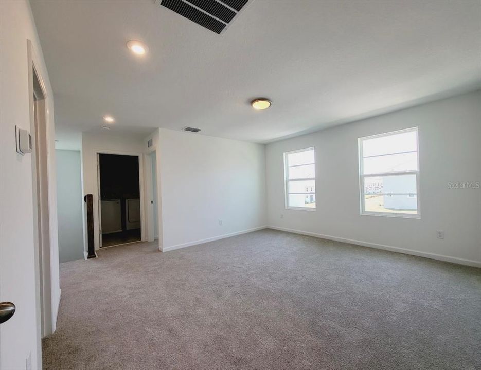 For Rent: $2,900 (5 beds, 3 baths, 2582 Square Feet)