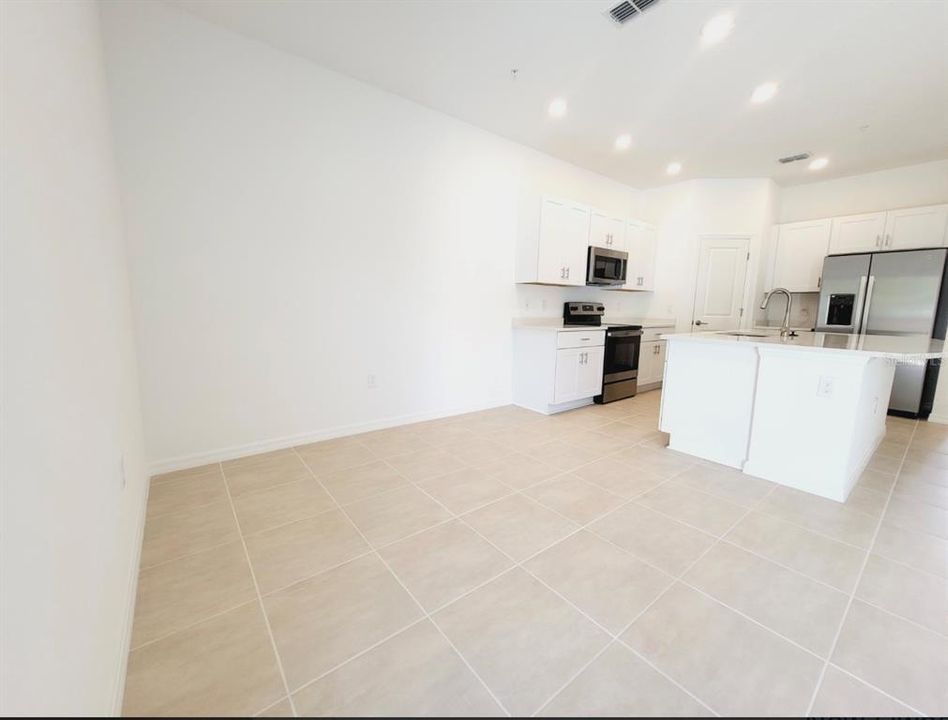 В аренду: $2,150 (3 спален, 2 ванн, 1373 Квадратных фут)