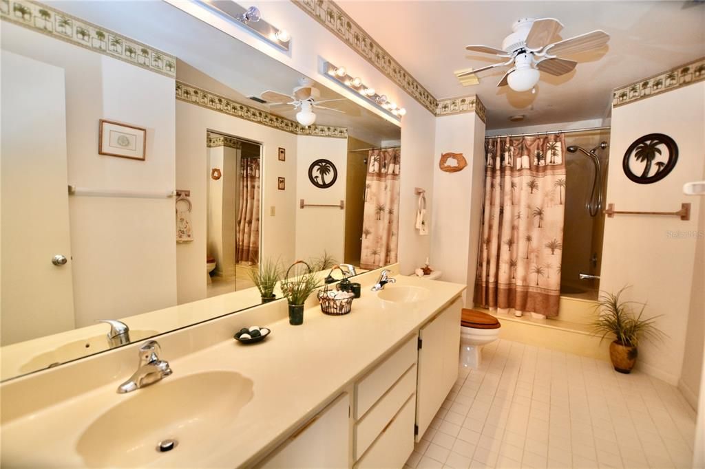 En Venta: $325,000 (2 camas, 2 baños, 1140 Pies cuadrados)