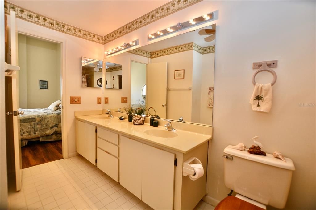 En Venta: $325,000 (2 camas, 2 baños, 1140 Pies cuadrados)