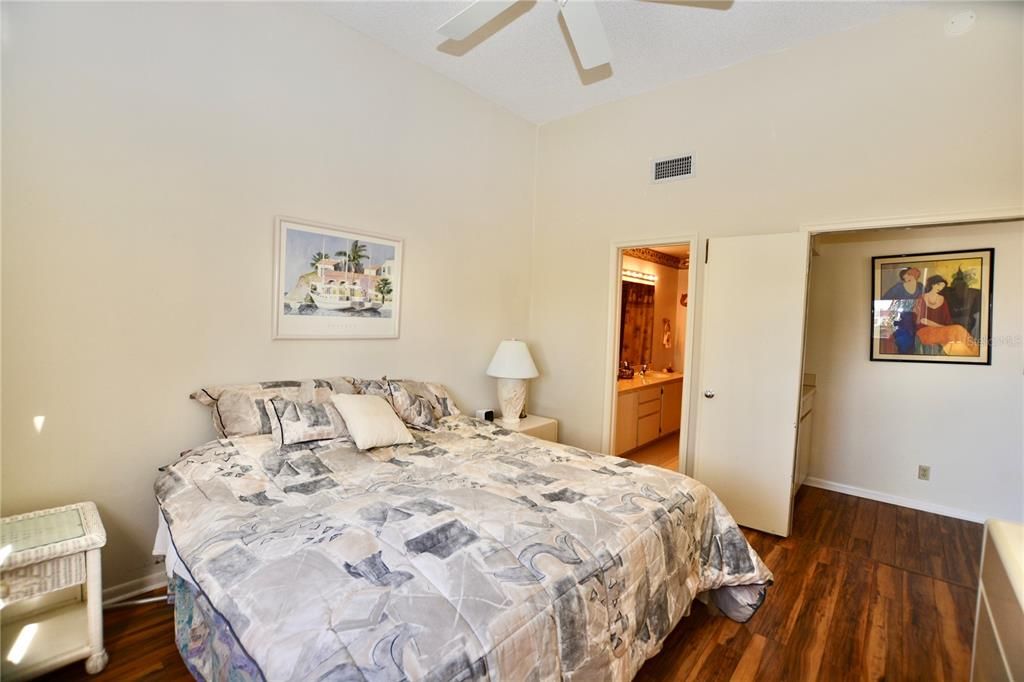 En Venta: $325,000 (2 camas, 2 baños, 1140 Pies cuadrados)