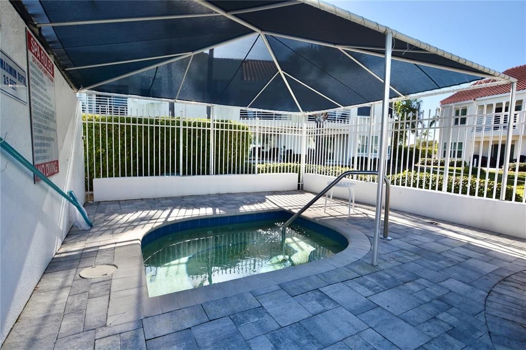 En Venta: $325,000 (2 camas, 2 baños, 1140 Pies cuadrados)