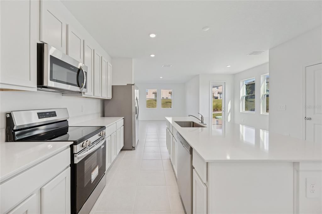 For Rent: $2,200 (3 beds, 2 baths, 1835 Square Feet)