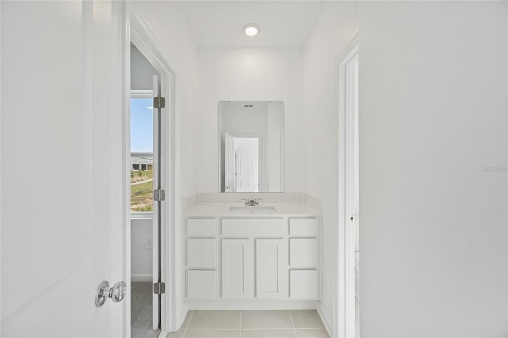 For Rent: $2,200 (3 beds, 2 baths, 1835 Square Feet)