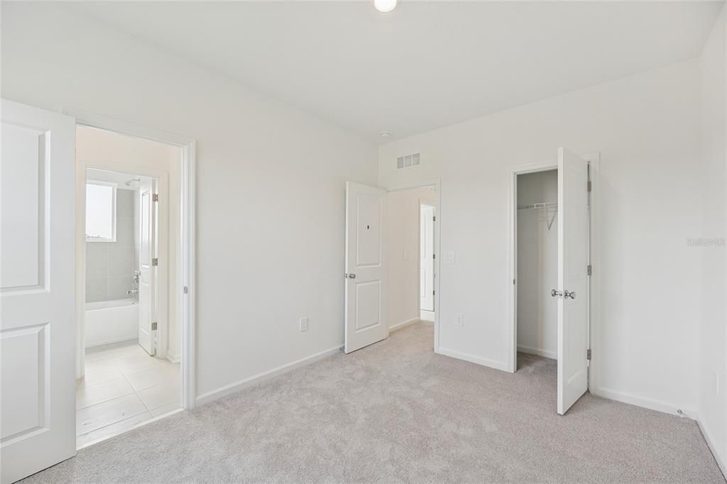 For Rent: $2,200 (3 beds, 2 baths, 1835 Square Feet)