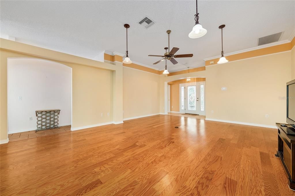 En Venta: $434,500 (3 camas, 2 baños, 1796 Pies cuadrados)