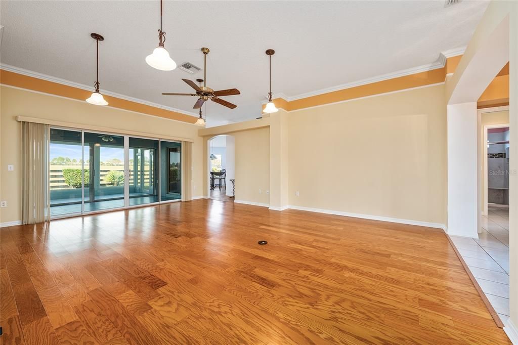 En Venta: $434,500 (3 camas, 2 baños, 1796 Pies cuadrados)