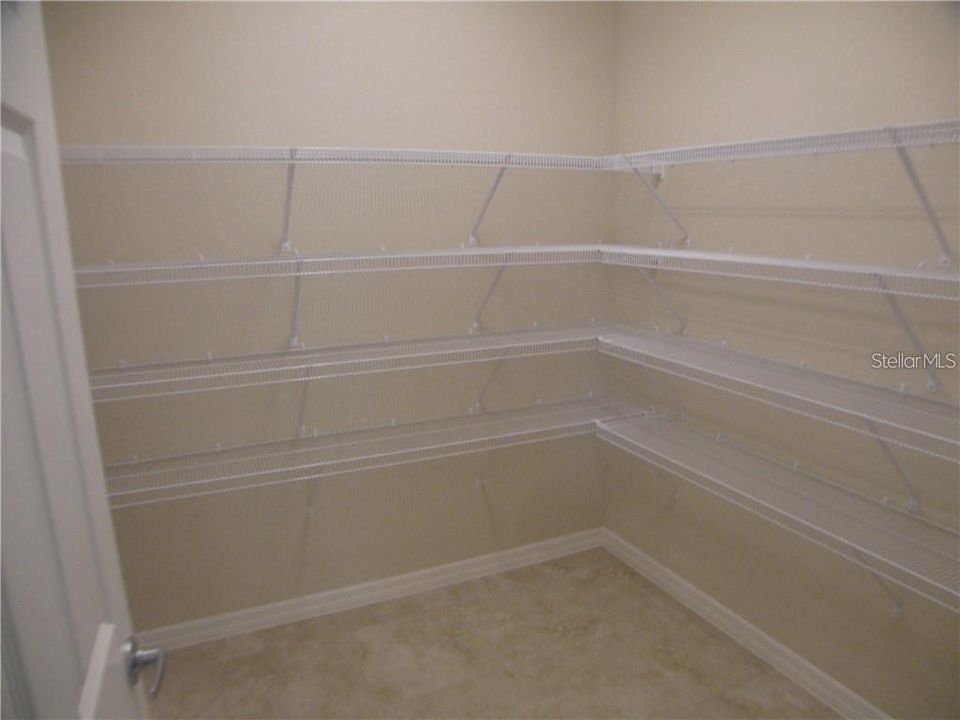 出租: $2,400 (4 贝兹, 2 浴室, 2026 平方英尺)