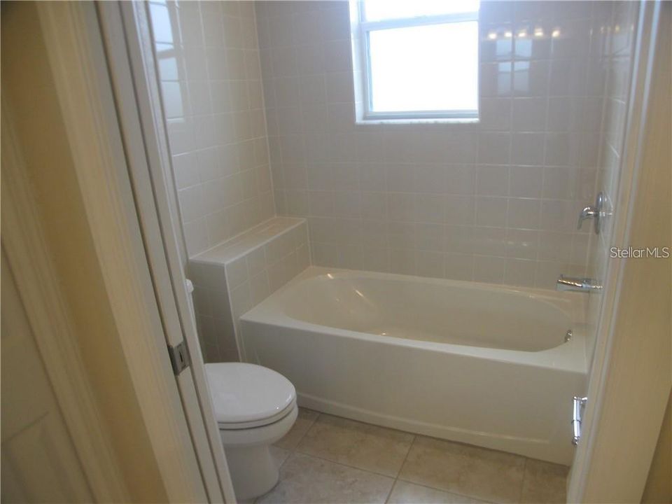 出租: $2,400 (4 贝兹, 2 浴室, 2026 平方英尺)