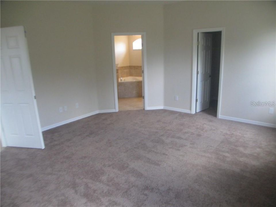 出租: $2,400 (4 贝兹, 2 浴室, 2026 平方英尺)