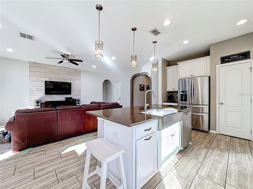 En Venta: $505,000 (3 camas, 2 baños, 2078 Pies cuadrados)