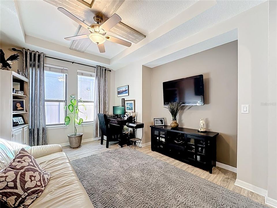 En Venta: $505,000 (3 camas, 2 baños, 2078 Pies cuadrados)