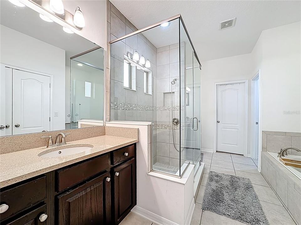 En Venta: $505,000 (3 camas, 2 baños, 2078 Pies cuadrados)