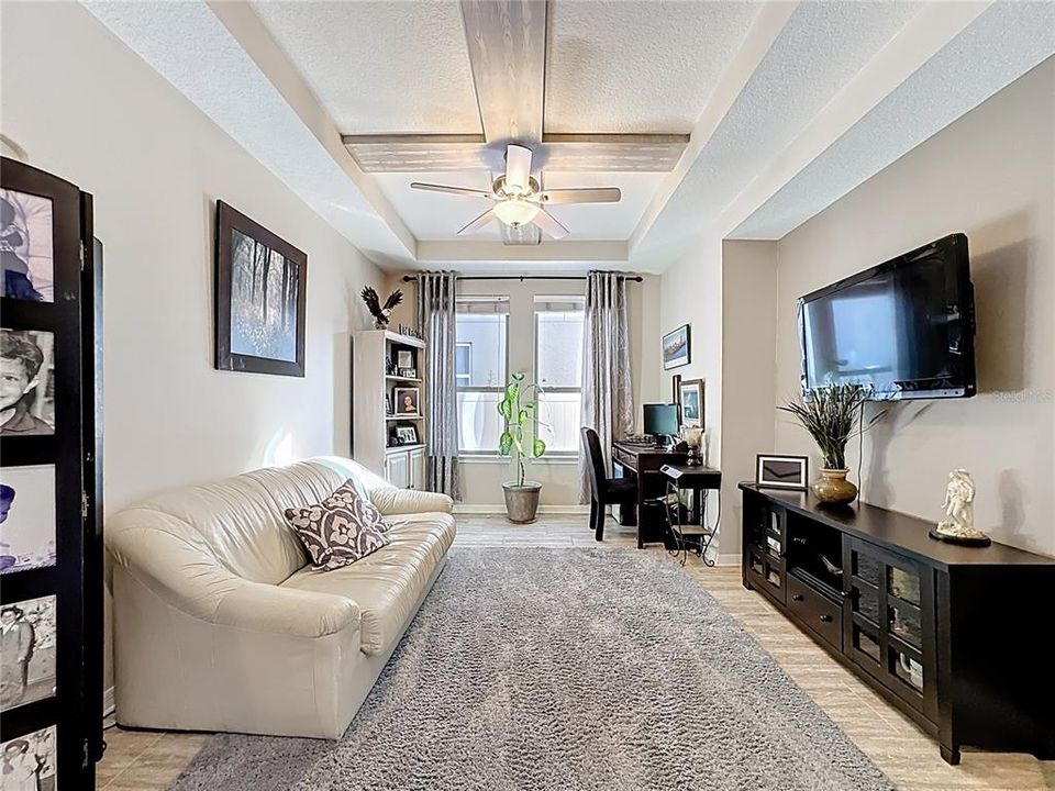 En Venta: $505,000 (3 camas, 2 baños, 2078 Pies cuadrados)