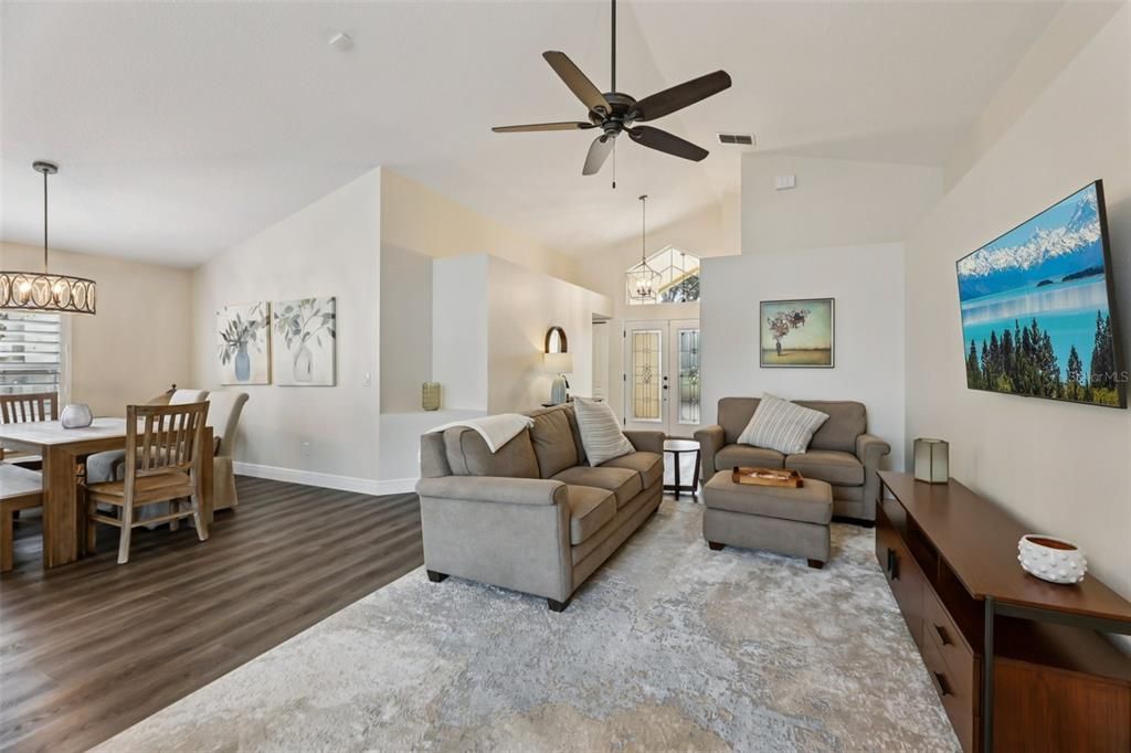 待售: $549,900 (3 贝兹, 2 浴室, 1656 平方英尺)