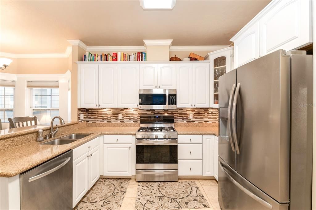 En Venta: $520,000 (4 camas, 2 baños, 2323 Pies cuadrados)