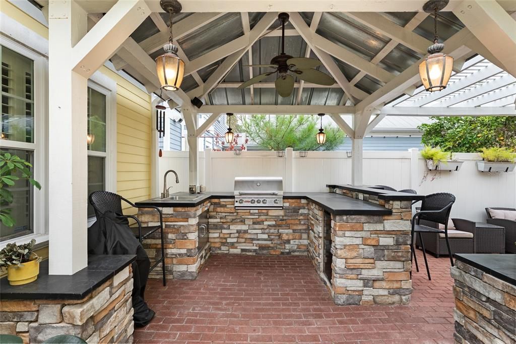 En Venta: $520,000 (4 camas, 2 baños, 2323 Pies cuadrados)